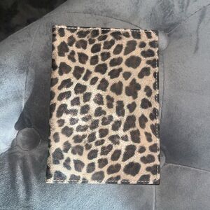 FREE GIFT w/ purchase LEOPARD PASSPORT HOLDER